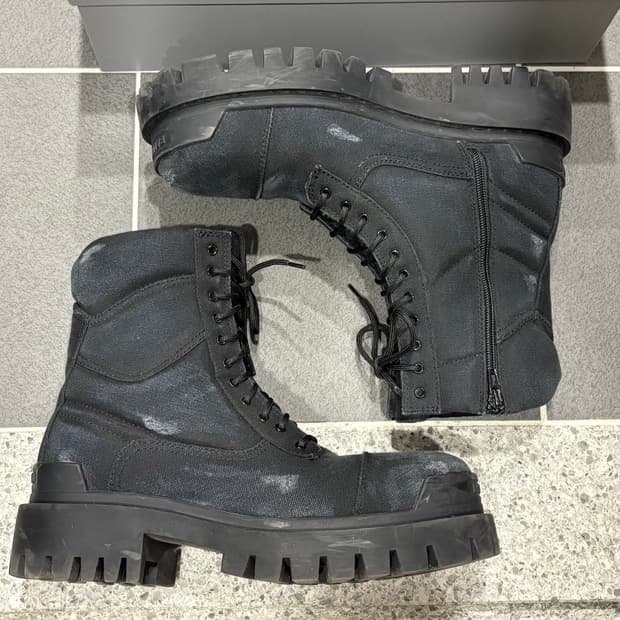 발렌시아가 컴뱃 스트라이크 부츠