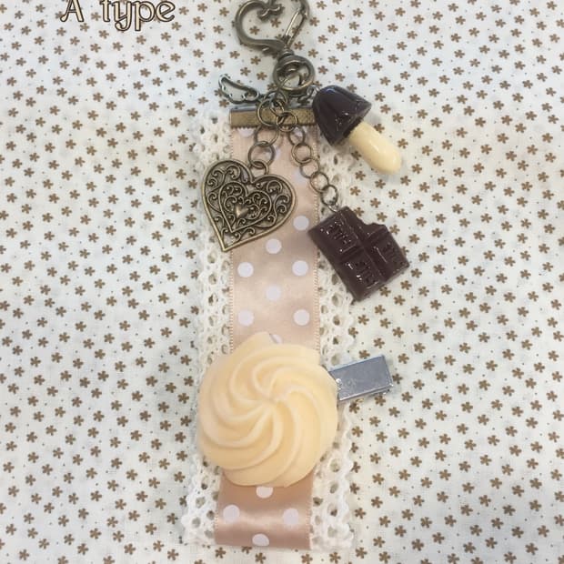 핸드메이드 앤틱 레이스 키링