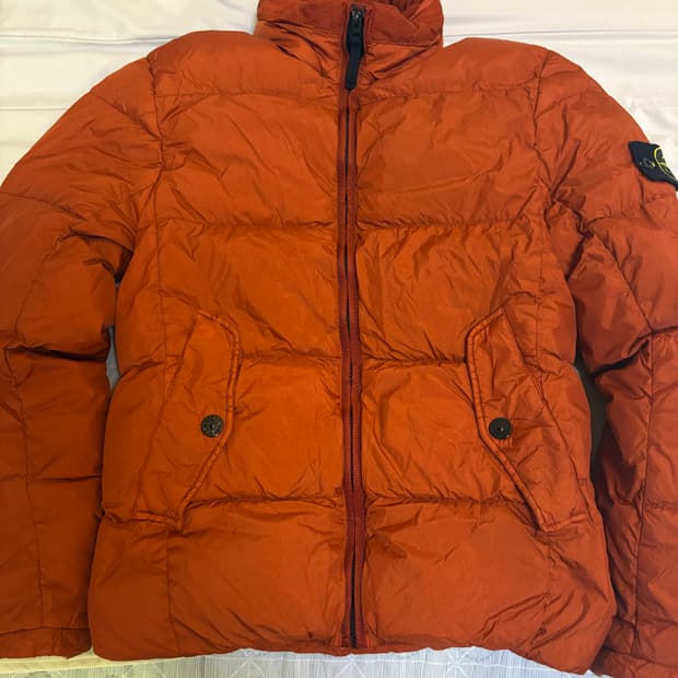 스톤아일랜드 크링클랩스 다운 자켓팝니다