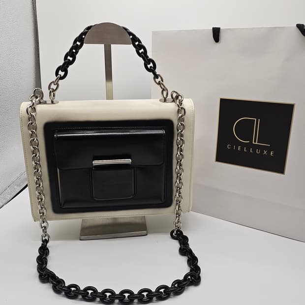 정품 발렌시아가 블랙앤화이트 스프레이백 