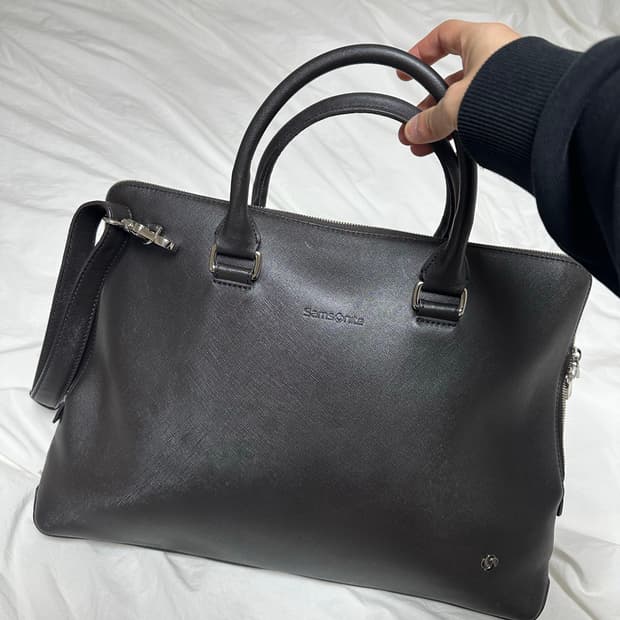 샘소나이트 서류 가방 브리프케이스 팝니다