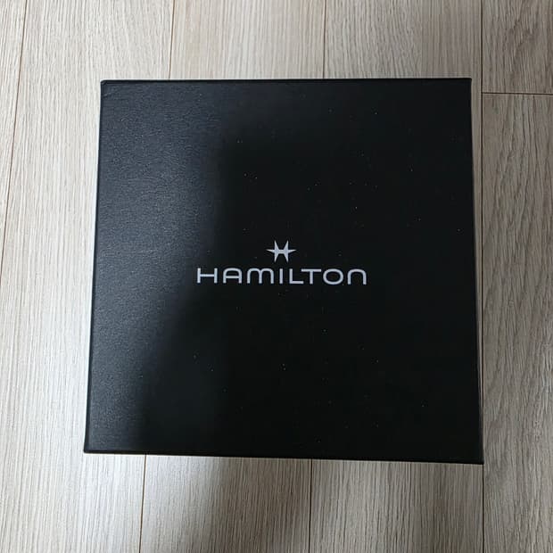 해밀턴 카키 에비에이션 X-wind GMT 크로노 쿼츠 46mm