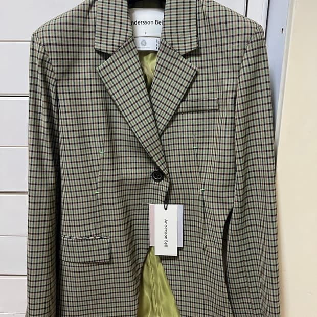 (새상품)앤더슨벨 22ss 셀리나 컷아웃 자켓