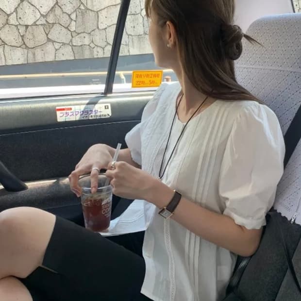 르모어 레이스 퍼프 블라우스