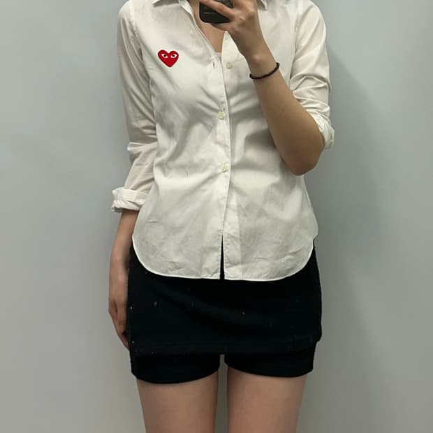 꼼데가르송 플레이 와펜 화이트 셔츠