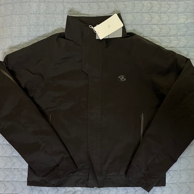 산산기어 어파인 커브 자켓 블랙 1 > 2 교환 구합니다