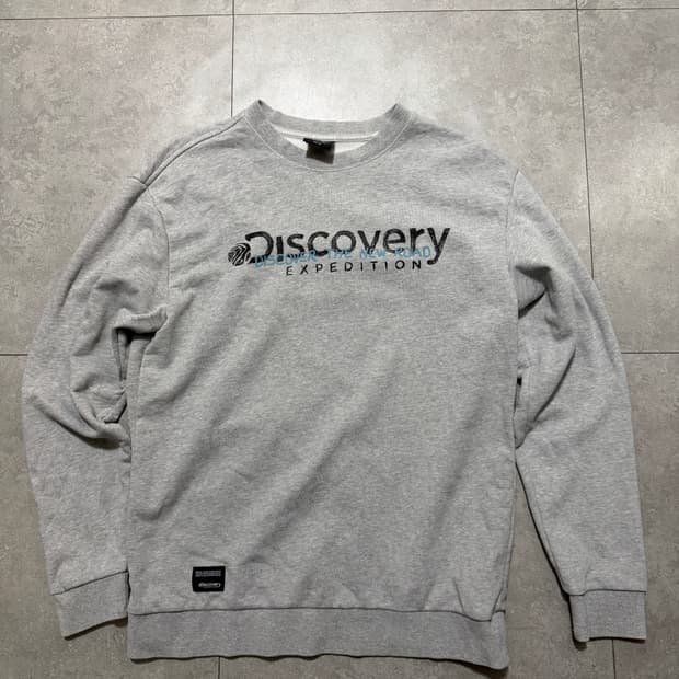 디스커버리 그레이컬러 로고스펠아웃 스웻셔츠 55size 