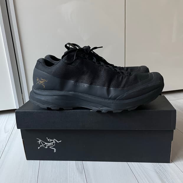 아크테릭스 에어리어스 GTX 블랙 260