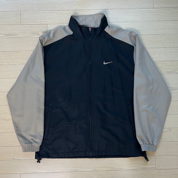 L)나이키 배색 바람막이