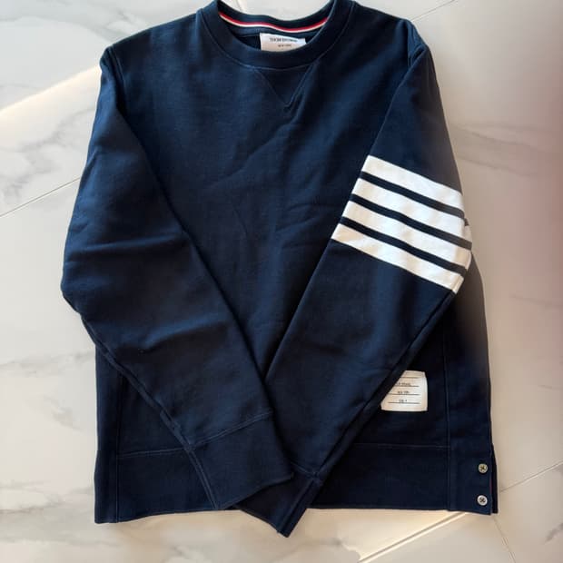 톰브라운 사선완장 맨투맨 네이비 4사이즈