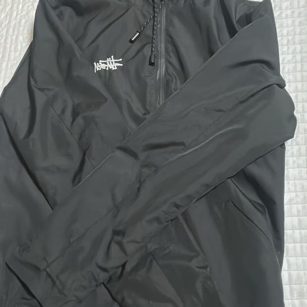 스투시 바람막이