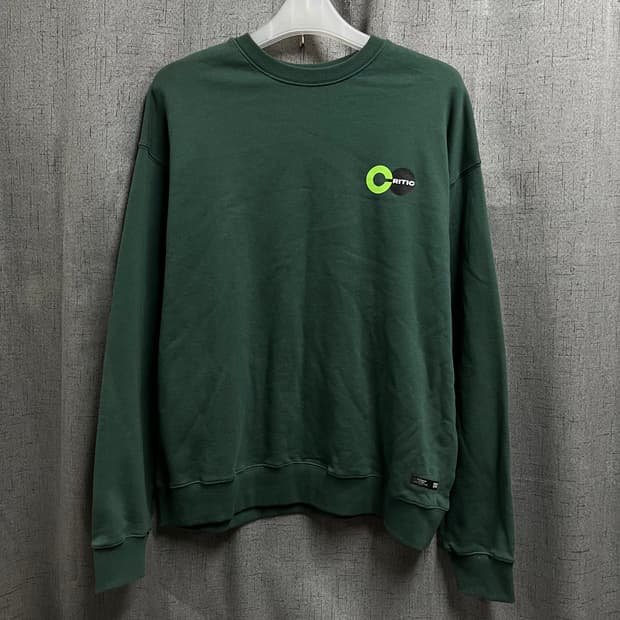크리틱 CRITIC 딥그린 그래픽 긴팔 맨투맨 L 오버핏