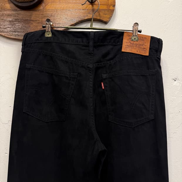 (33.5inch) Levis 리바이스 702 Black Pants