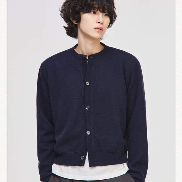 시그니처 크롭 네이비 가디건