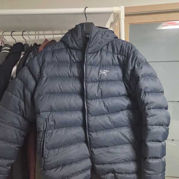 아크테릭스 토륨 ar 블랙 사파이어 팝니다