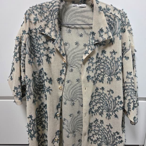 자라 플라워패턴 반팔셔츠