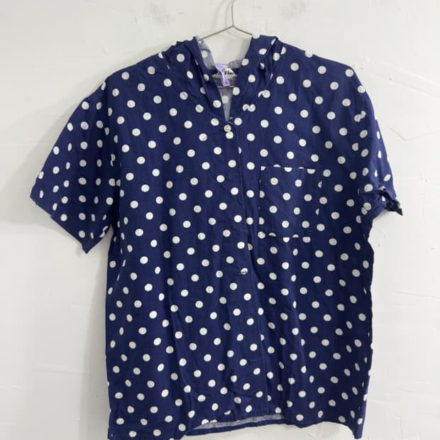 dot hood shirt
