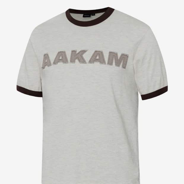 아캄 Logo Patch Ringer Top (Brown)