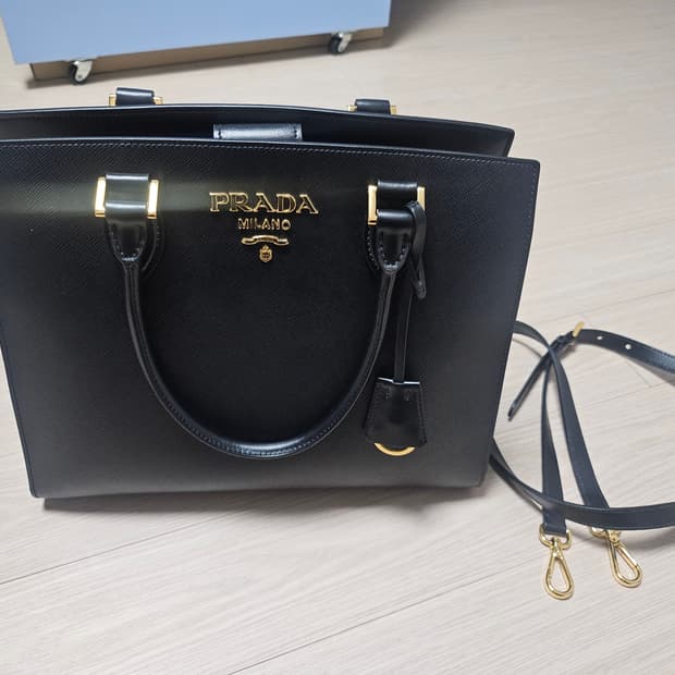 프라다 사피아노 블랙 토트백 + 스트랩