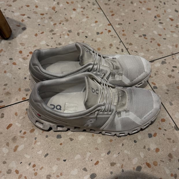 온러닝 클라우드 5 280 사이즈  명작입니다 클라우드 6보다 편안함 착