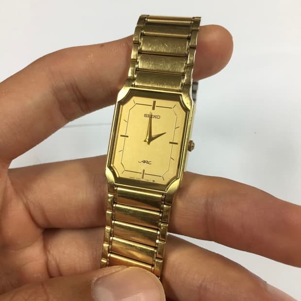 80s seiko arc quatz tank gold