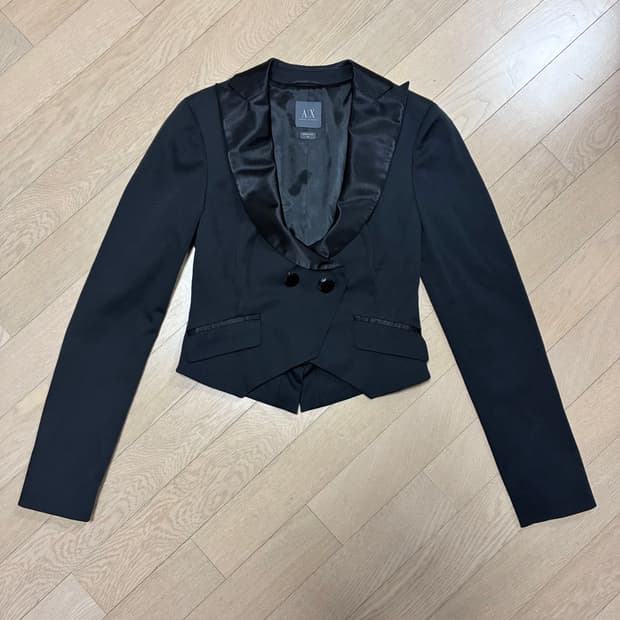 아르마니 익스체인지 슬림 크롭 블레이저
