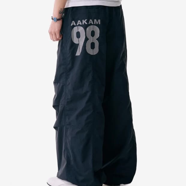 98 Printed Knee Pin-tuck Nylon Pants