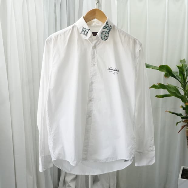 루이비통 LV 로고 자수 포인트 셔츠 1929