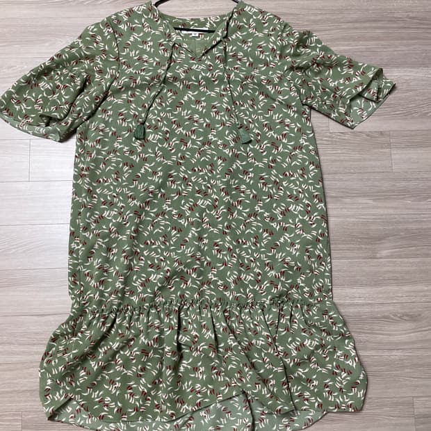 써스데이아일랜드 쉬폰 태슬 원피스