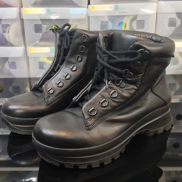 Zara x vibram 레더 트래킹 부츠