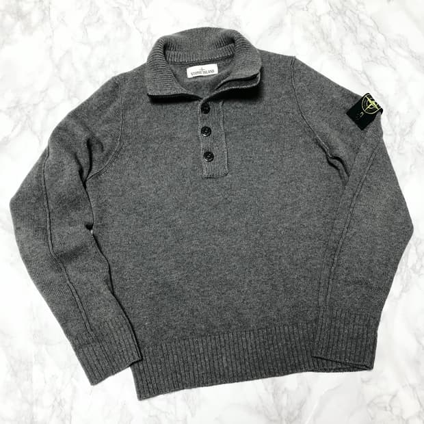 스톤아일랜드 버튼 니트 그레이 남여공용 스웨터