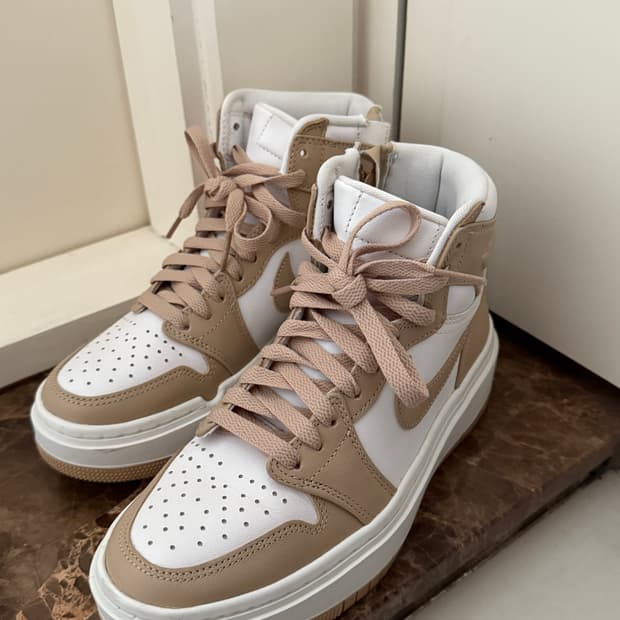 조던 1 엘리베이트 하이 화이트 데저트 235