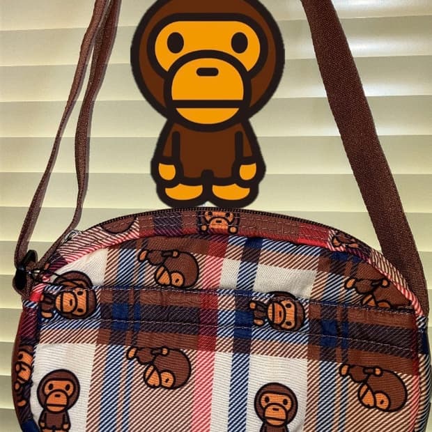 베이프 마일로 브라운 체크 크로스백