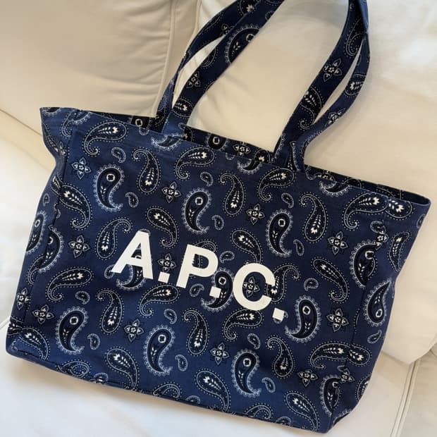 아페쎄 ( A.P.C. ) 페이즐리 캔버스 토트백