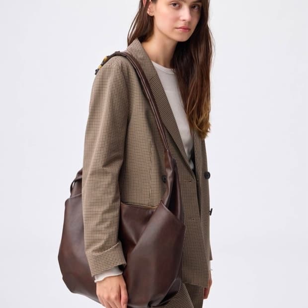 Gu 코쿤 숄더백 판매합니다!