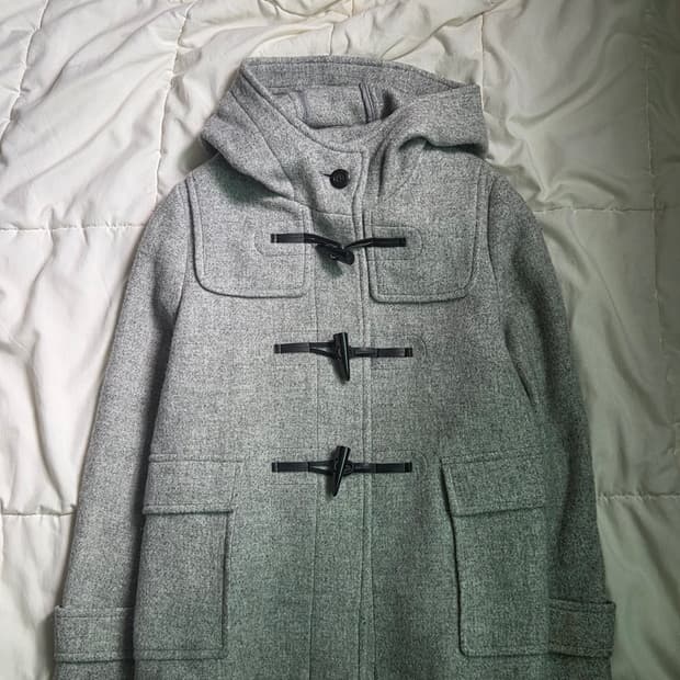 GU gray hooded short duffle coat