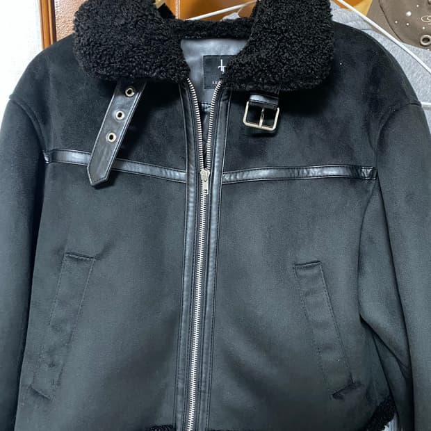 레더리 오블리크 스웨이드 무스탕 블랙