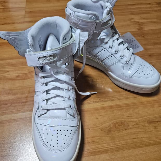 아디다스x제레미스캇 포럼 하이 윙스 4.0 '화이트 오팔'