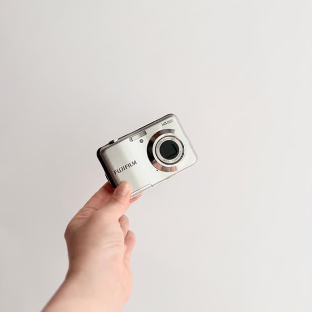 ✨새상품/풀박스✨후지필름 파인픽스 AV150 메탈릭 실버