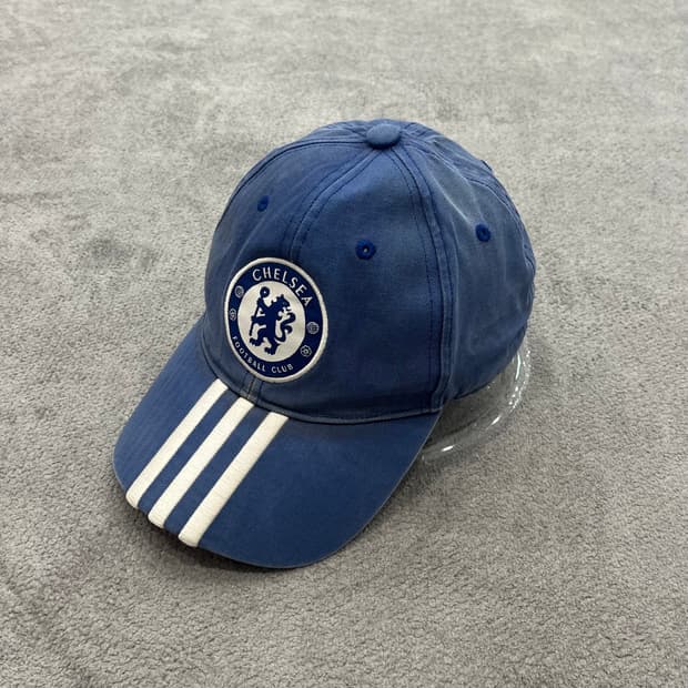 아디다스 첼시 볼캡 모자 블루