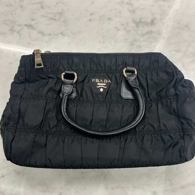 프라다 고프레 나일론 블랙 토트백