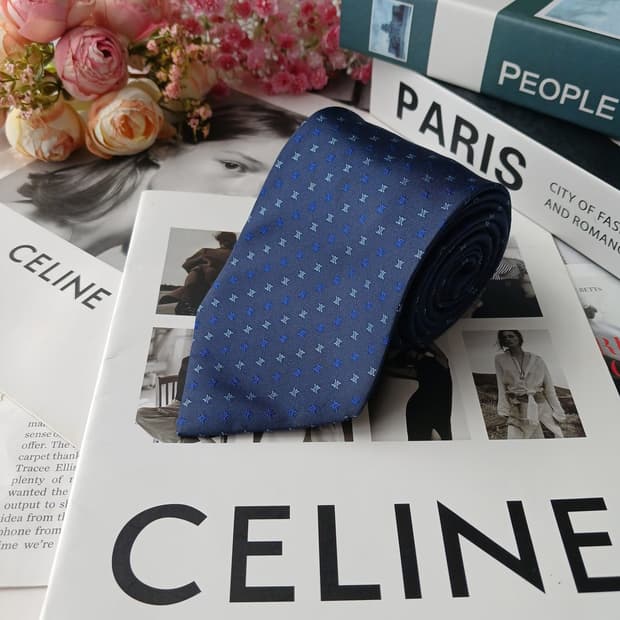 CELINE 셀린느 실크 네이비 로고 패턴 넥타이 9cm A등급E1685
