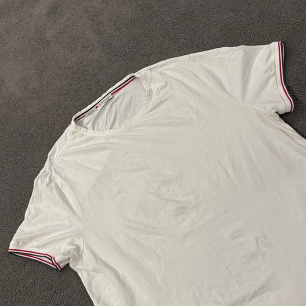 [정품/2XL] 몽클레어 슬림핏 반팔티 화이트 c1