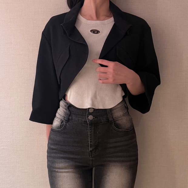 펜디 아카이브 크롭 자켓 블랙 42