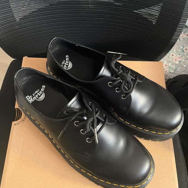 닥터마틴 1461 쿼드 블랙 (280) 판매 합니다!