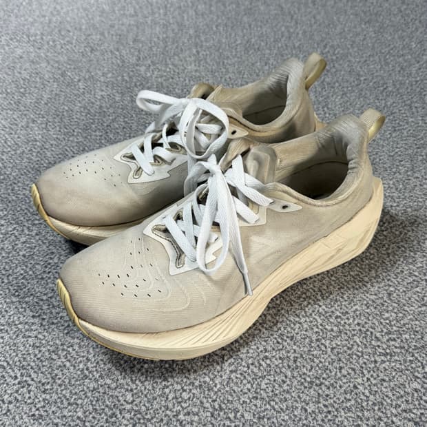 [정가 20만원] 아식스 노바블라스트 4 285