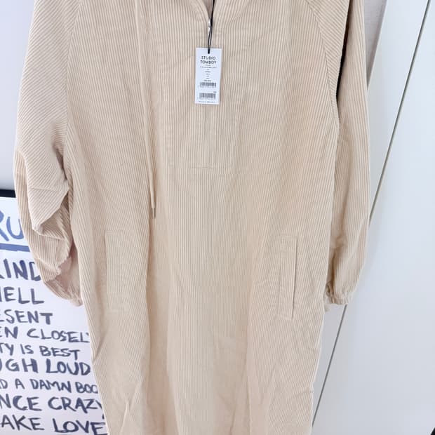 STUDIO TOMBOY 코듀로이 후드 원피스 