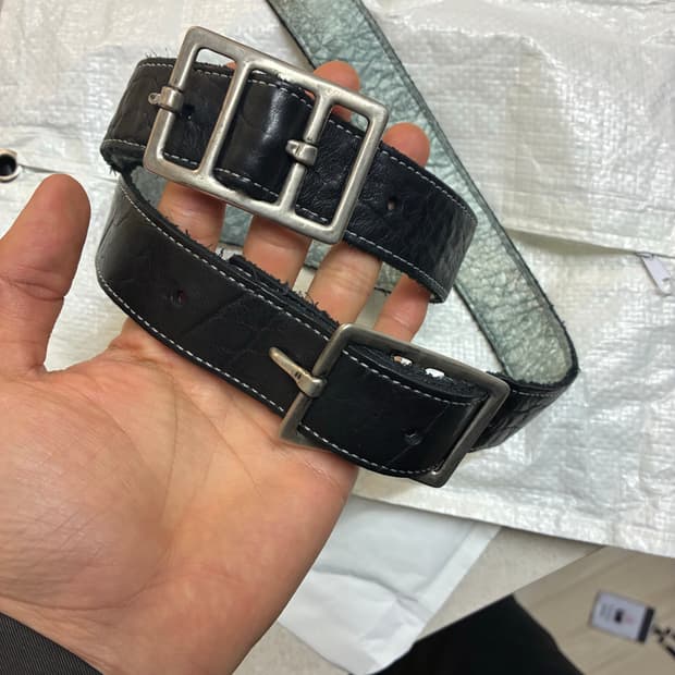 캐롤 크리스찬 포엘 더블 버클 벨트