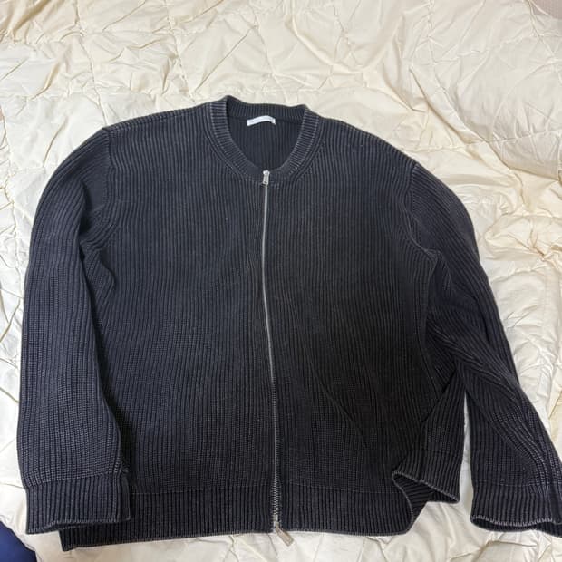 자라 투웨이 지퍼 집업 니트 워시드블랙 85000원