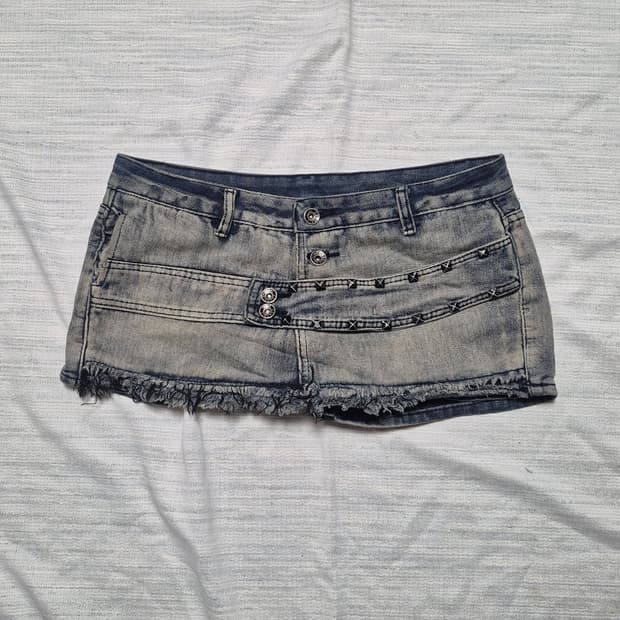 Washing Denmin Stud Shorts